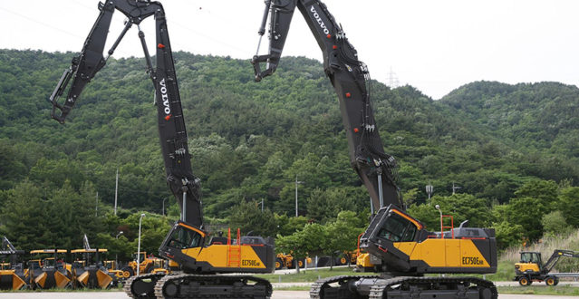 Volvo_EC750E_HR-demolition