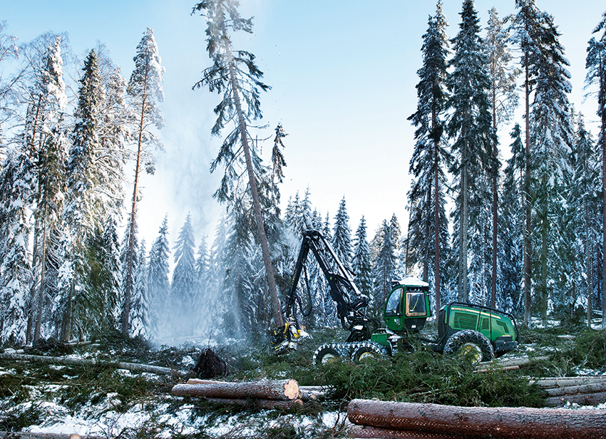 Skogsmaskinlagen på Sveaskog kör 200 skördare från fem större maskintillverkare och använder ett 20-tal olika aggregatsmodeller.