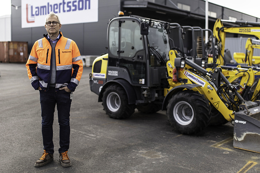 Hyrföretaget Lambersson har sedan 40 år hyrt maskiner från Wacker Neuson. – Nu kan vi även erbjuda företagets batteridrivna grävmaskiner, hjullastare och dumprar, säger Lars-Göran Olsson, produktchef för Rental, Lambertsson Sverige.