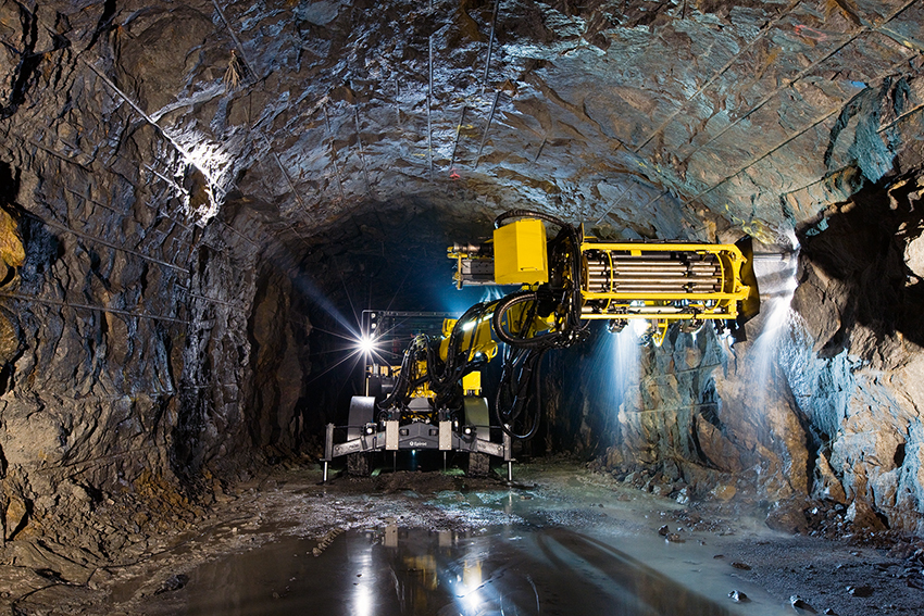Simba E7 in underground mine