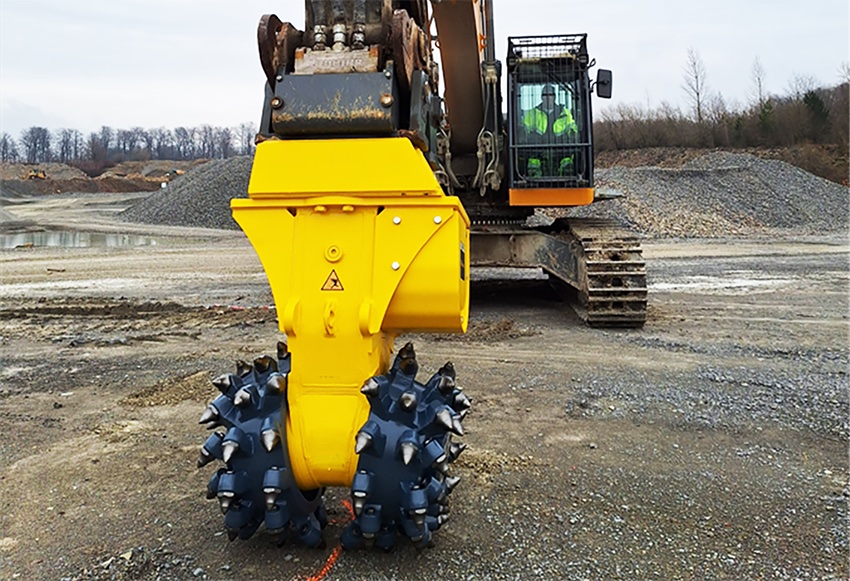 Epiroc rotationsfräs VC 3000 väger 3.200 kilo används för dikesgrävning och stenbrytning. Den är lämplig för grävmaskiner på 35-55 ton.