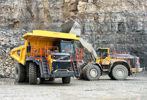 VolvoCE_R70_1